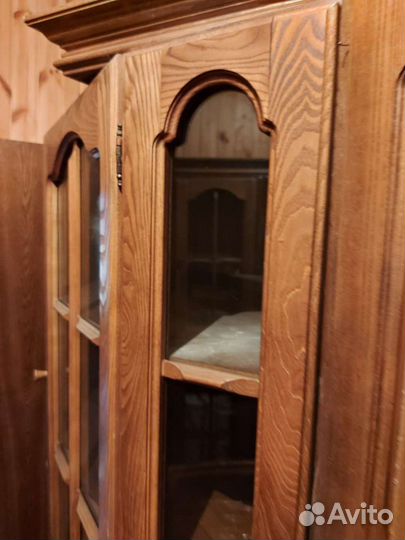 Стенка из массива ясеня