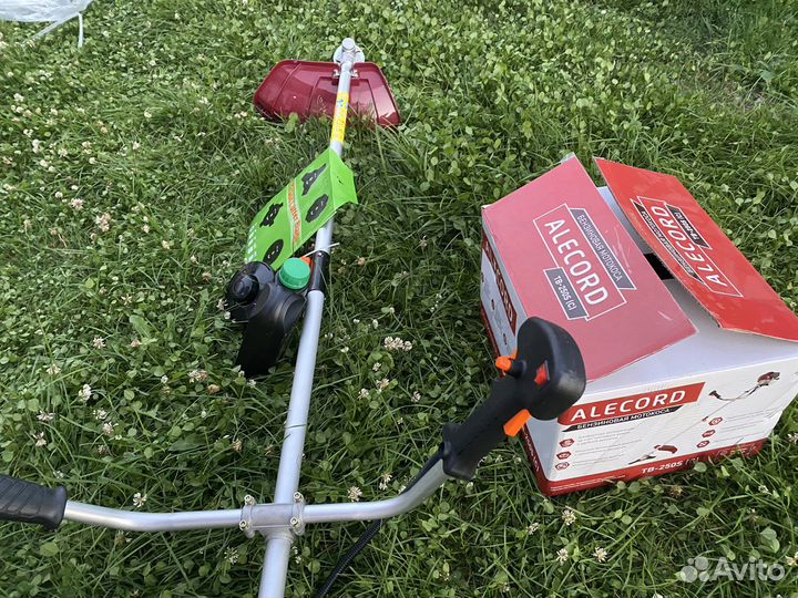 Триммер бензиновый (3,3 л.с)