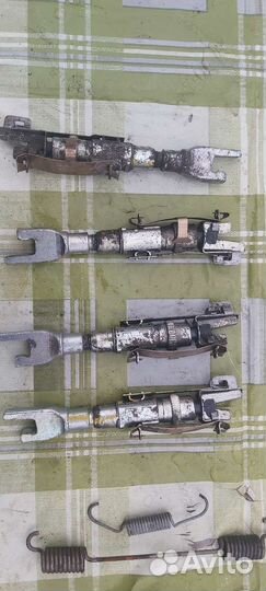 Механизм барабанного тормоза Ford Ecosport