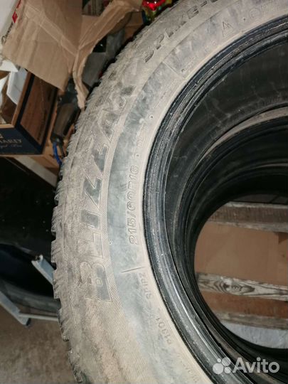 Bridgestone Blizzak Spike-01 215/60 R16 98