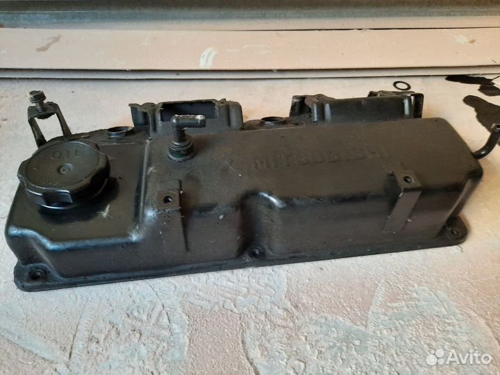 Крышка двигателя