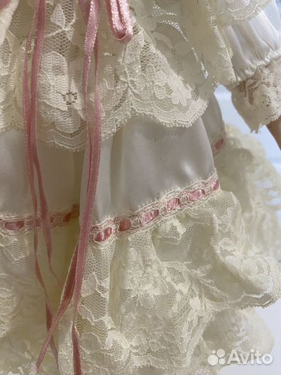 Кукла фарфоровая коллекционная 42см на подставке