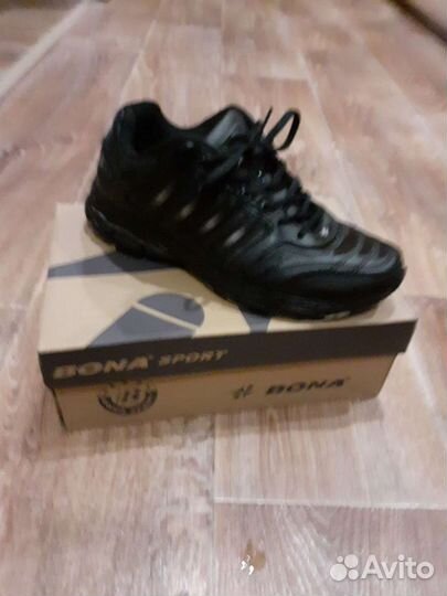 Кроссовки Bona
