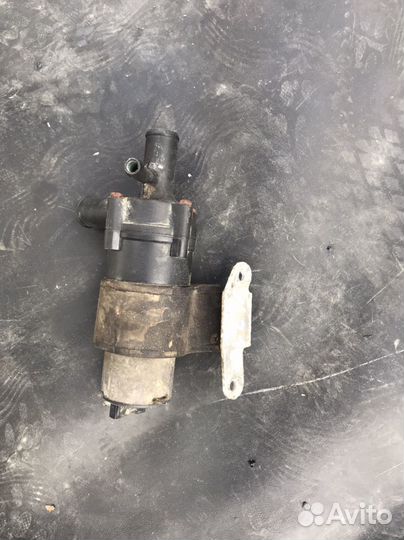 Насос антифриза дополнительный Mercedes w210