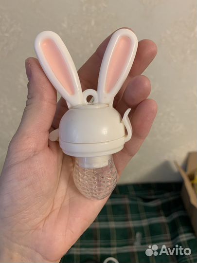 Бутылочки, соски, термометр, вкладыши для груди