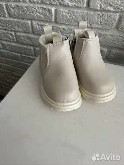 Ботинки демисезонные 24 размер