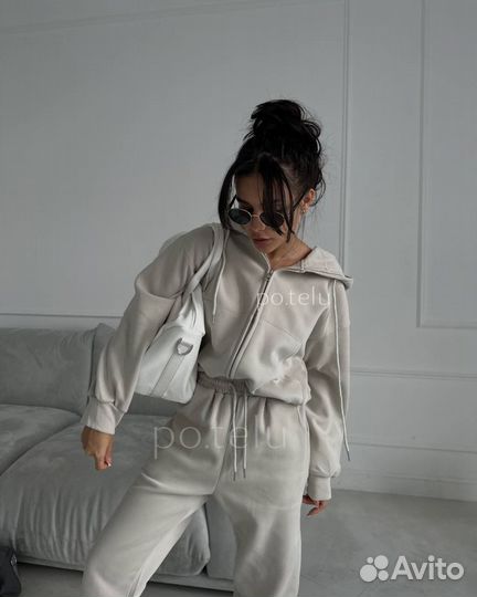 Спортивный костюм женский