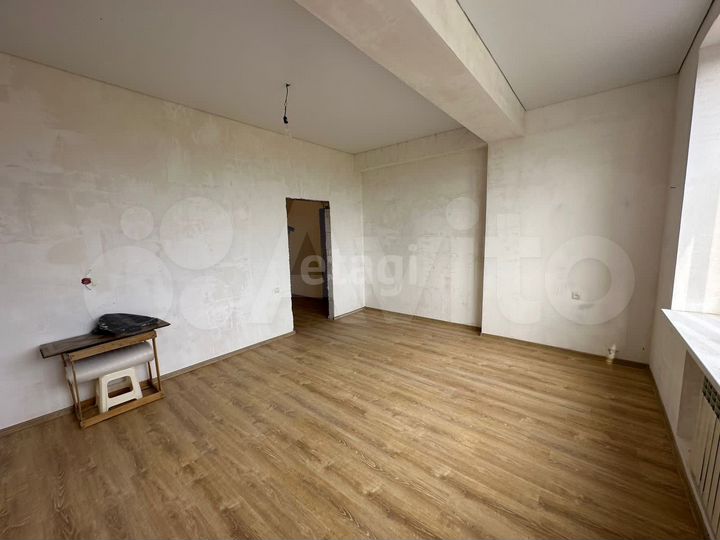 2-к. квартира, 89 м², 6/10 эт.