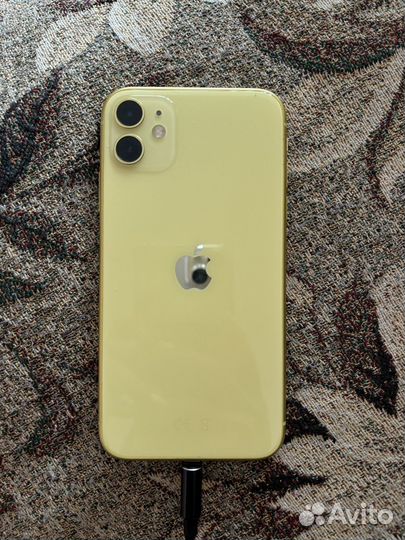 iPhone 11, 64 ГБ
