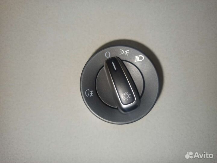 Переключатель VW Polo sedan 6RF941531F