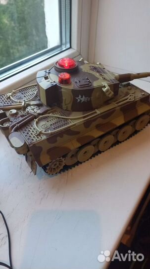 Танк игрушка на пульте управления