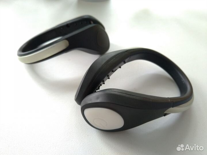 Светодиодный браслет на обувь