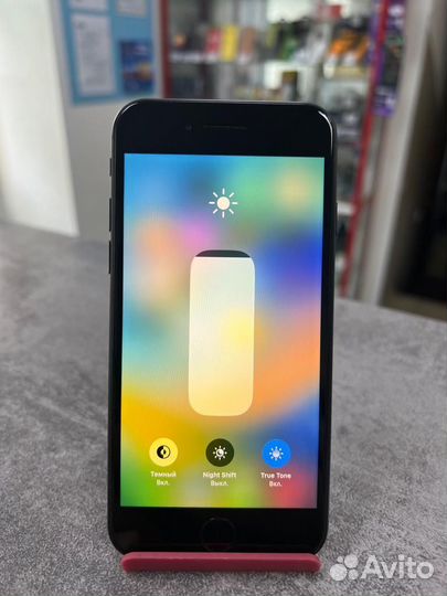 Телефон iPhone se 2020