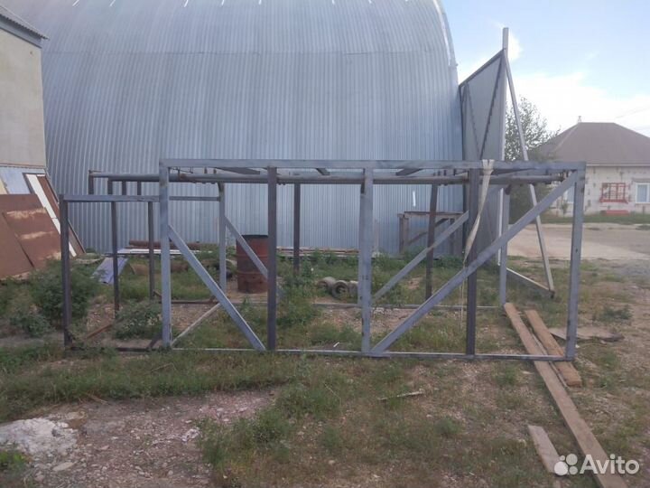 Конструкция для перевозки мяса в авто