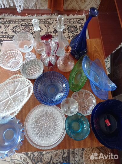 Посуда из хрусталя, цветного стекла
