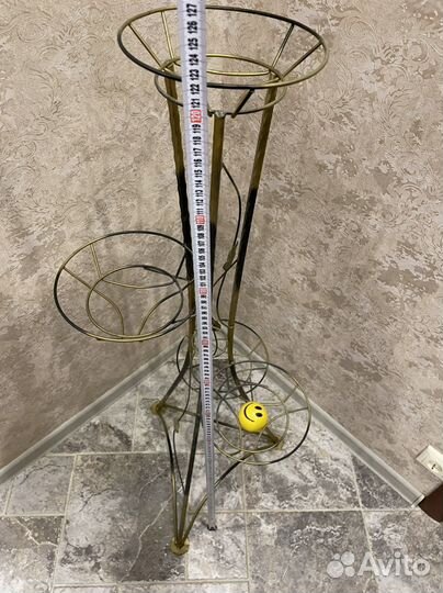 Подставка для цветов напольная кованая