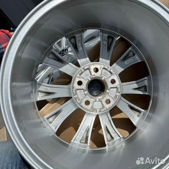 Оригинальные диски R17 Volkswagen