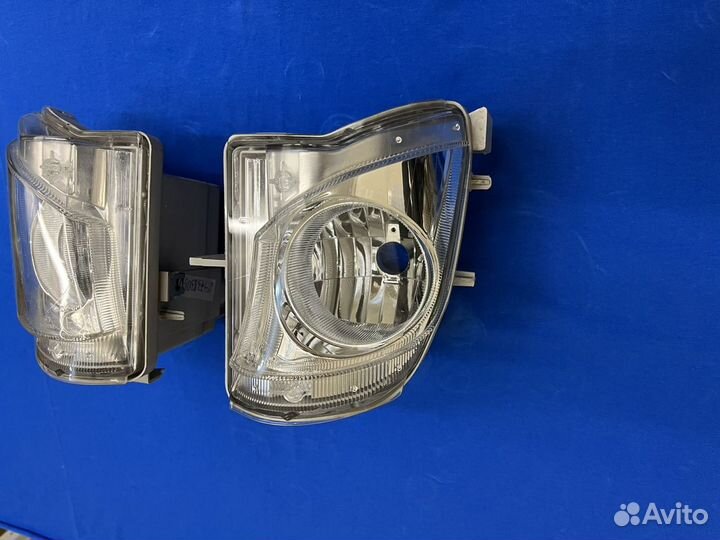 Фара противотуманная левая правая Lexus IS