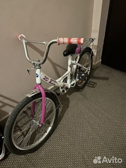 Велосипед розовый в хорошом состоянии