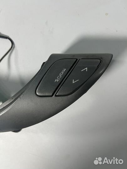 Кнопки мультимедиа на руль Subaru Tribeca WX 2008