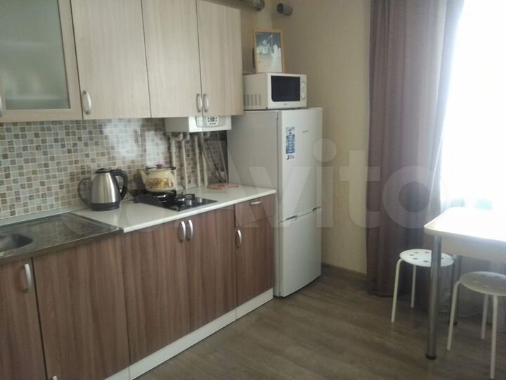 2-к. квартира, 56 м², 1/3 эт.