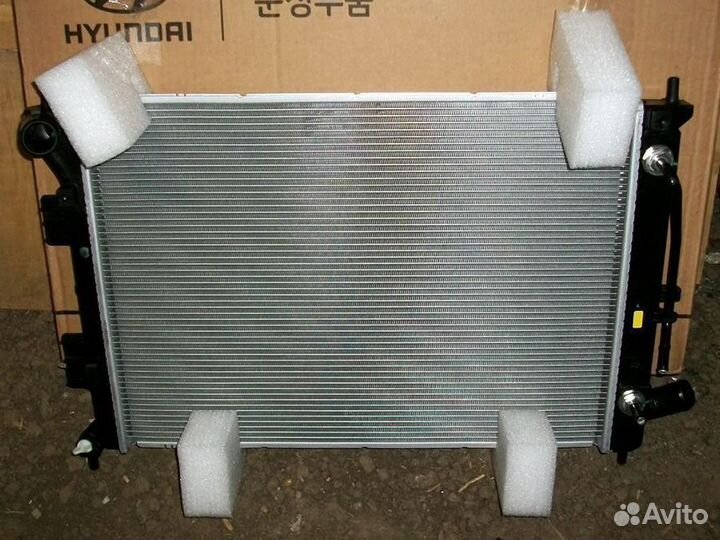 Радиатор охлаждения двигателя Киа Сид 2012 - нв