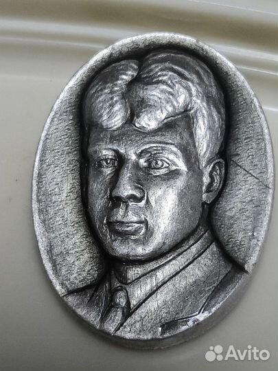 Значок Есенин. 2