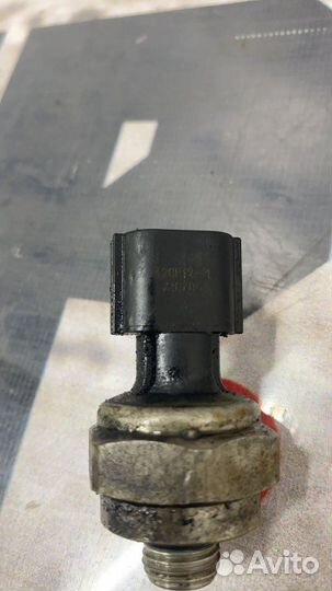 Датчик давления гидроусилителя передний Infiniti