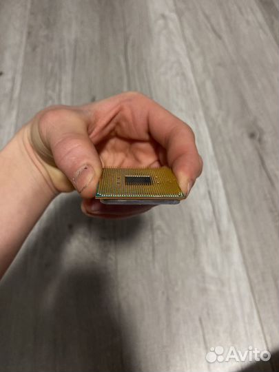 Процессор AMD Ryzen 3 2200g