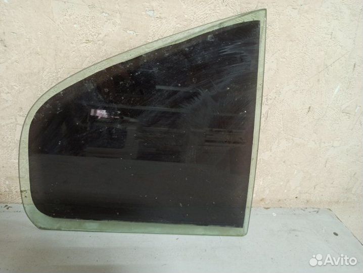 Форточка двери задняя правая Skoda Octavia A4