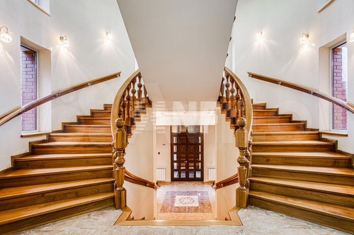 Дом 720 м² на участке 25 сот.