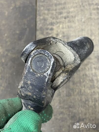 Рулевой промвал Toyota Hilux 7