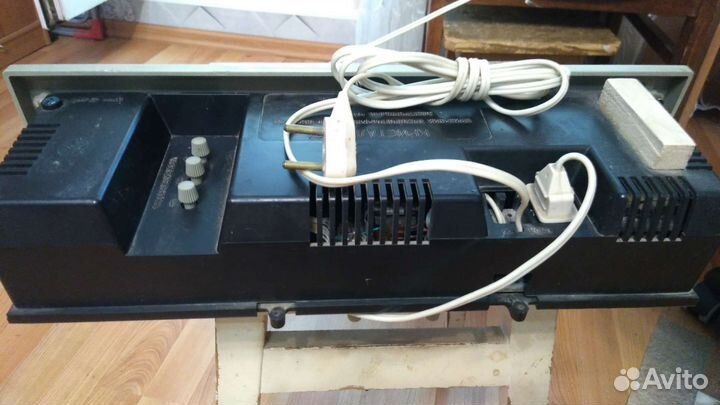 Трехпрограммный приемник с часами