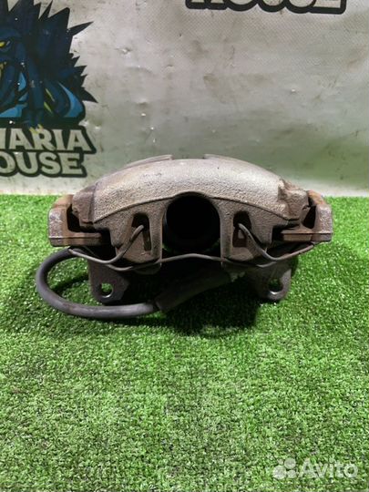 Суппорт передний левый Volkswagen Passat B6 CDA