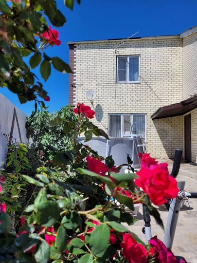 Дом 241 м² на участке 4 сот.