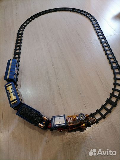 Поезд на радиоуправлении, свет, звук