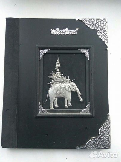 Фотоальбом из Тайланда с железным орнаментом