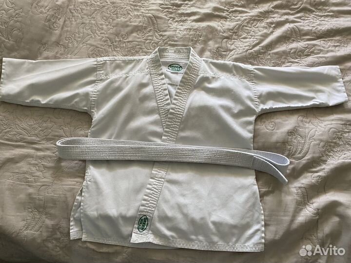 Кимоно для каратэ + пояс и ракушка