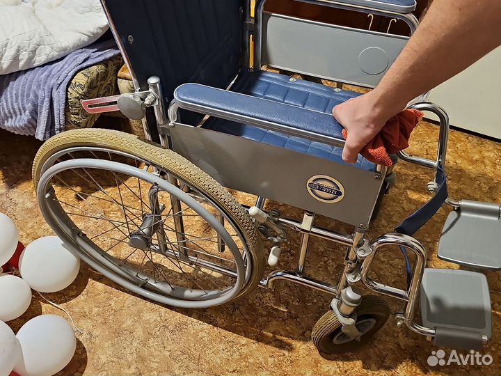 Кресло-коляска инвалидная с ручным приводом м400