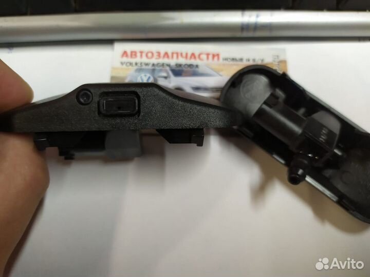 Форсунка омывателя лобового стекла VAG c обогревом