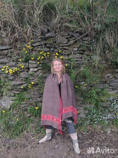 Шерстяная стола - широкий шарф