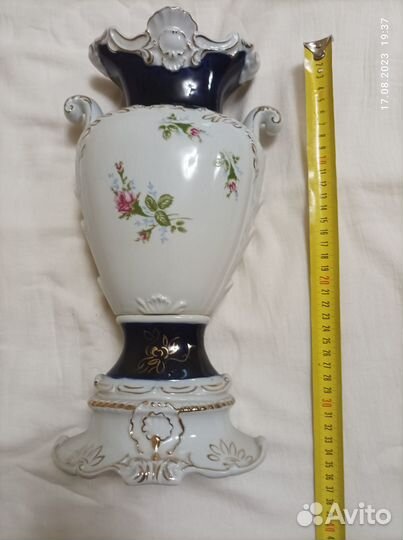 Ваза И статуэтка. фарфор. золото