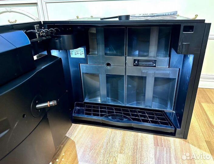 Встраиваемая кофемашина miele