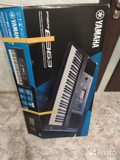 Цифровой синтезатор yamaha PSR-E363, черный