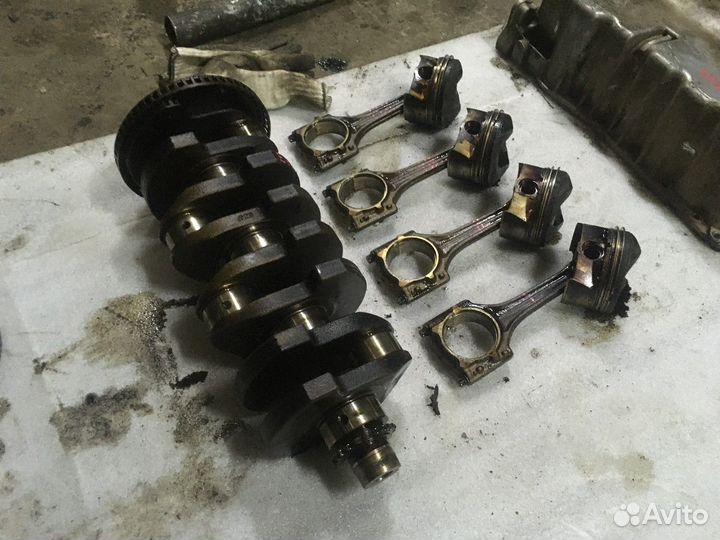 Коленвал + шатуны с поршнями BVY
