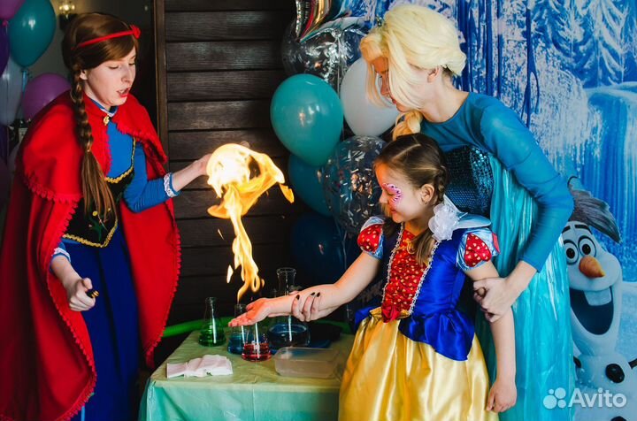 Аниматоры Шоу гигантских пузырей, Химическое шоу