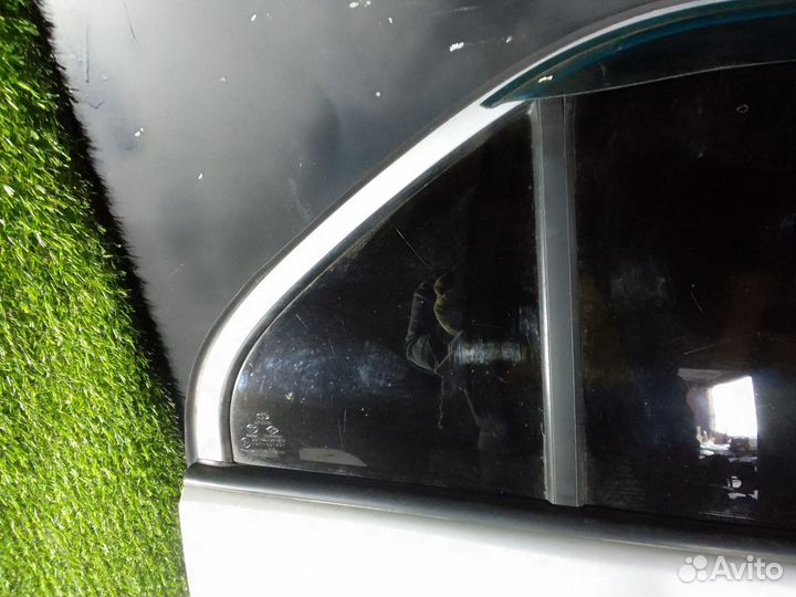 Форточка двери задней правой Hyundai Accent