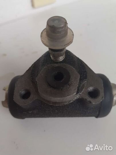 Тормозные цилиндры (передний, задний)