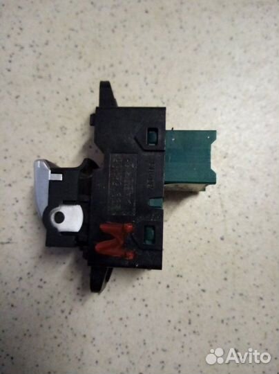 Кнопка стеклоподъемника задняя левая Kia Optima JF