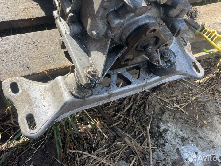 Траверса МКПП bmw e34